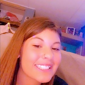 Meet your Posher, Chloe